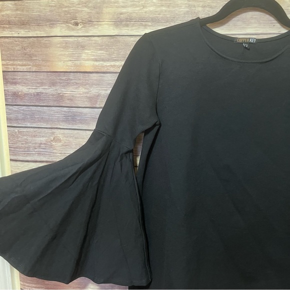 ⭐️ Vintage Copper Key Bell Fan Sleeved Top Size Medium Black Stretch D3 - Picture 5 of 7